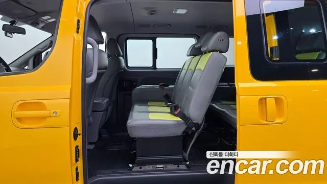 HYUNDAI GRAND STAREX 2019 — 92 915 км, жёлтый, Корея — под ключ — фото 12