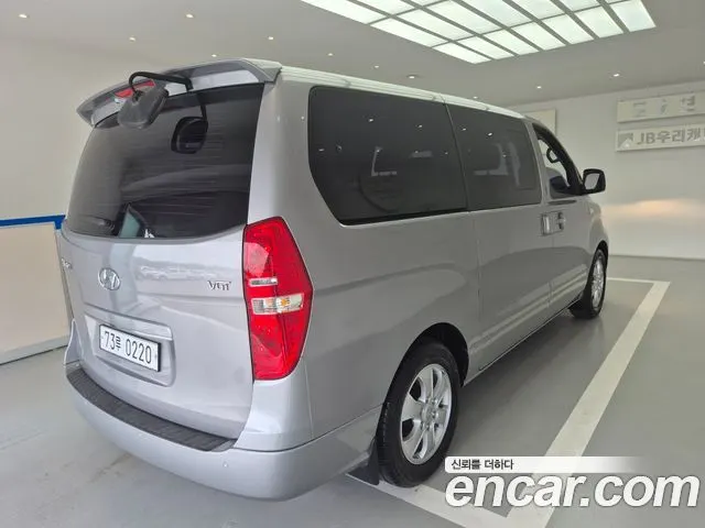 HYUNDAI GRAND STAREX 2019 — 32 403 км, серебристо-серый, Корея — под ключ — фото 4