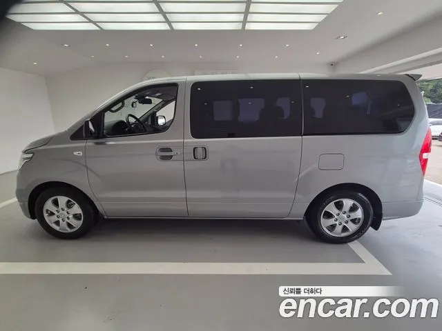 HYUNDAI GRAND STAREX 2019 — 32 403 км, серебристо-серый, Корея — под ключ — фото 6
