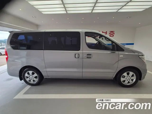 HYUNDAI GRAND STAREX 2019 — 32 403 км, серебристо-серый, Корея — под ключ — фото 7