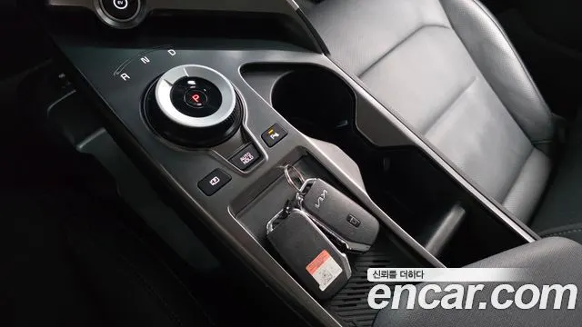 KIA EV6 2023 — 21 115 км, белый-перламутр, Корея — под ключ — фото 9