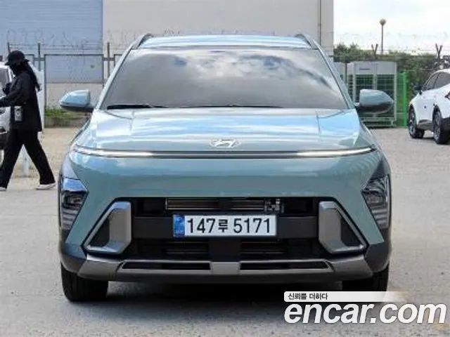 HYUNDAI KONA 2025 — 12 800 км, бирюзовый, Корея — под ключ — фото 2