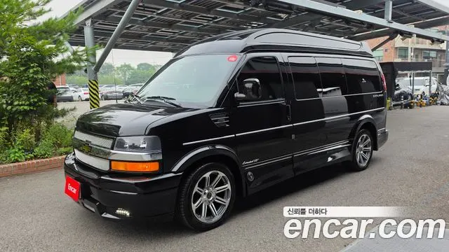 CHEVROLET EXPRESS VAN 2017 — 19 425 км, чёрный, Корея — под ключ — фото 1