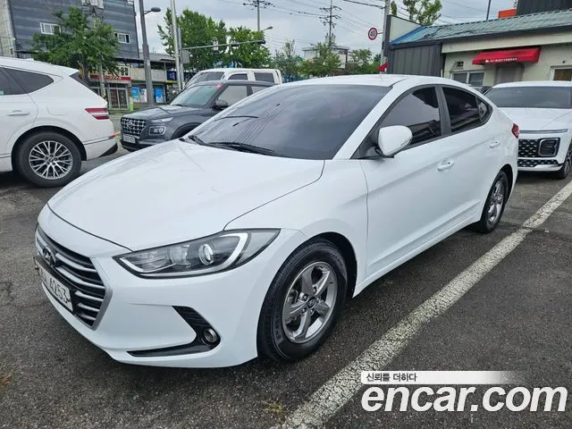 HYUNDAI AVANTE 2017 — 158 228 км, белый, Корея — под ключ — фото 1
