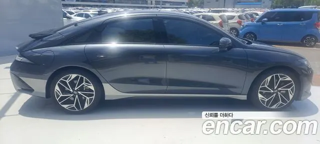 HYUNDAI IONIQ 6 2023 — 75 199 км, тёмно-зелёный, Корея — под ключ — фото 3