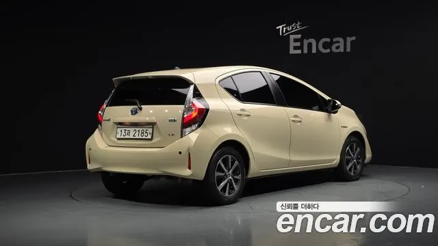 TOYOTA PRIUS C — из Кореи под ключ