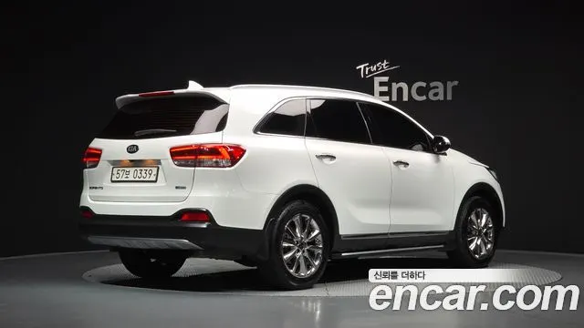 KIA SORENTO 2017 — 133 677 км, белый, Корея — под ключ — фото 2