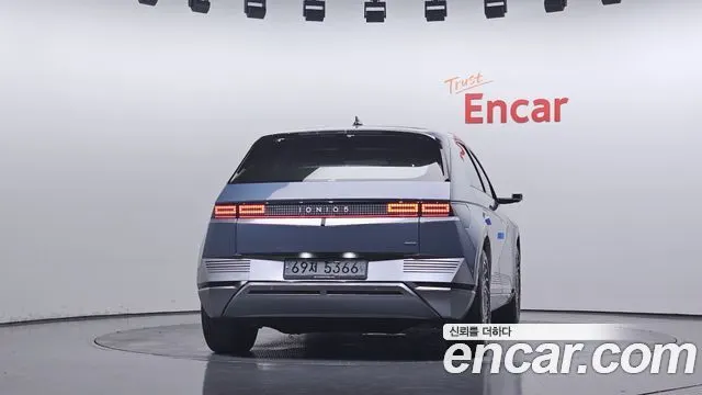 HYUNDAI IONIQ 5 2022 — 83 837 км, светло-серебристый, Корея — под ключ — фото 4