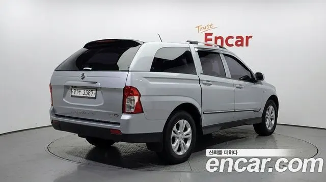 KGM KORANDO SPORTS 2015 — 124 921 км, серебристо-серый, Корея — под ключ — фото 2