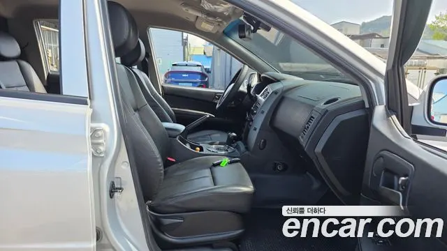KGM KORANDO SPORTS 2015 — 124 921 км, серебристо-серый, Корея — под ключ — фото 10