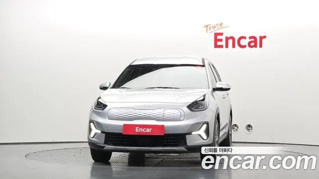 KIA NIRO PLUS 2023 — 57 287 км, серебристый, Корея — под ключ — фото 3