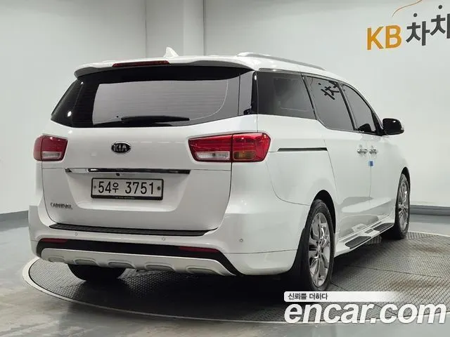 KIA CARNIVAL 2018 — 159 000 км, белый, Корея — под ключ — фото 3