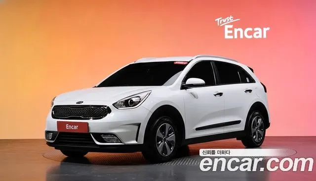 KIA NIRO 2018 — 132 541 км, белый, Корея — под ключ — фото 2