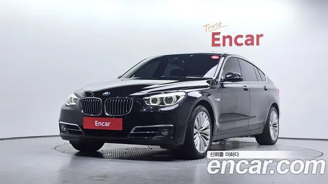 BMW 5 SERIES GT 2015 — 140 039 км, чёрный, Корея — под ключ — фото 1