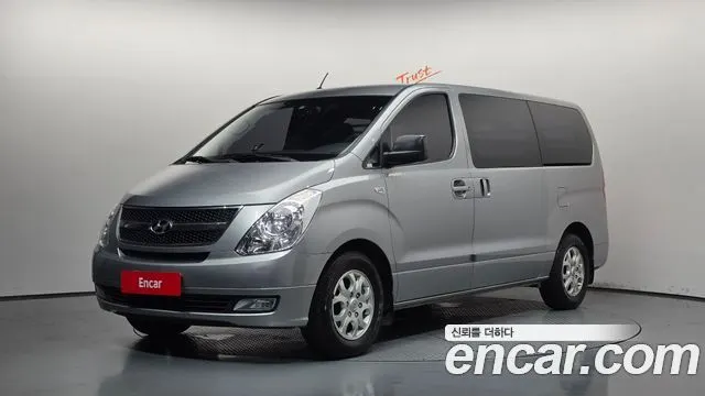 HYUNDAI GRAND STAREX 2011 — 85 691 км, серебристый, Корея — под ключ — фото 1
