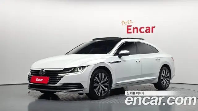 VOLKSWAGEN ARTEON 2019 — 101 646 км, белый, Корея — под ключ — фото 1
