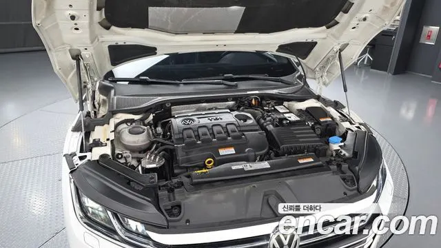 VOLKSWAGEN ARTEON 2019 — 101 646 км, белый, Корея — под ключ — фото 6