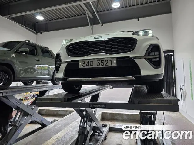 KIA SPORTAGE THE BOLD 2019 — 153 387 км, белый, Корея — под ключ — фото 1