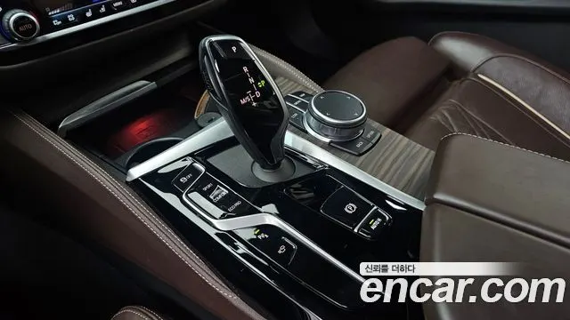 BMW 5 SERIES 2021 — 39 859 км, чёрный, Корея — под ключ — фото 9