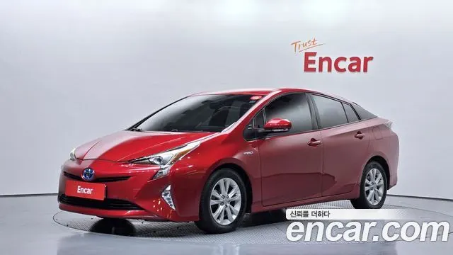 TOYOTA PRIUS 2017 — 109 221 км, красный, Корея — под ключ — фото 1