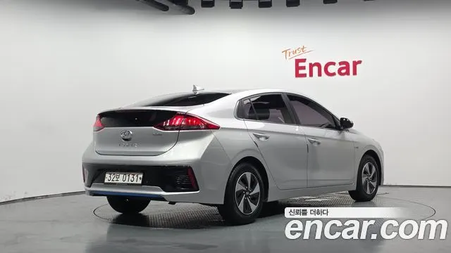 HYUNDAI IONIQ HYBRID — из Кореи под ключ