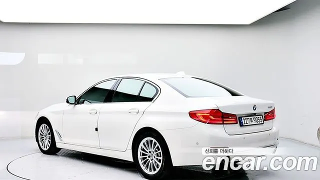 BMW 5 SERIES 2019 — 71 977 км, белый, Корея — под ключ — фото 3