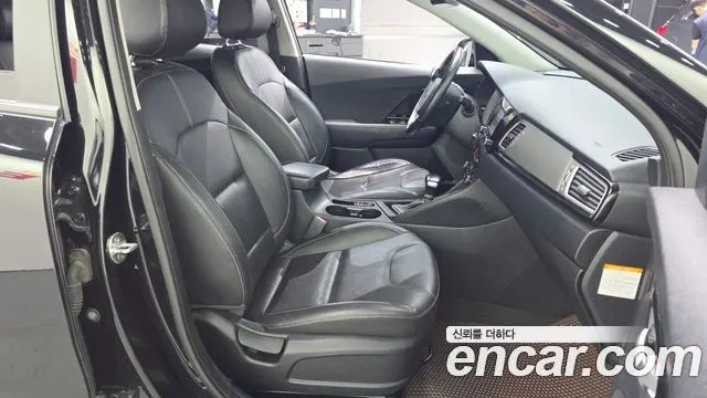 KIA NIRO 2018 — 137 235 км, чёрный, Корея — под ключ — фото 11