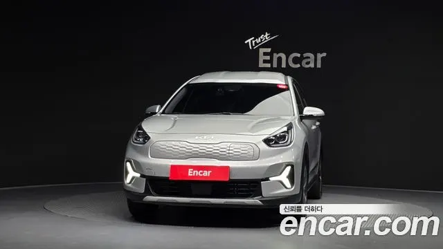 KIA NIRO PLUS 2023 — 52 780 км, серебристый, Корея — под ключ — фото 3