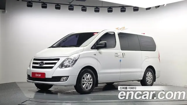 HYUNDAI GRAND STAREX 2017 — 161 727 км, белый, Корея — под ключ — фото 1