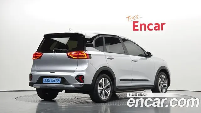 KIA NIRO PLUS 2023 — 123 622 км, серебристый, Корея — под ключ — фото 2