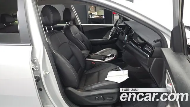 KIA NIRO PLUS 2023 — 123 622 км, серебристый, Корея — под ключ — фото 11