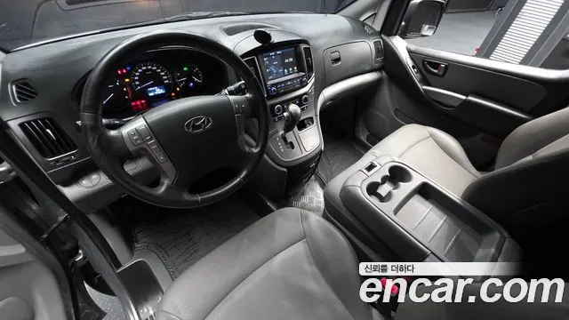 HYUNDAI GRAND STAREX 2019 — 191 509 км, серебристо-серый, Корея — под ключ — фото 7