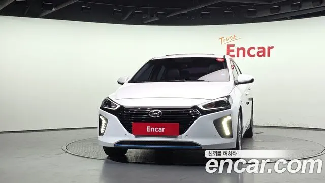 HYUNDAI IONIQ HYBRID 2017 — 202 210 км, белый, Корея — под ключ — фото 3