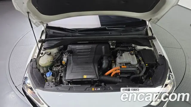 HYUNDAI IONIQ HYBRID 2017 — 202 210 км, белый, Корея — под ключ — фото 6