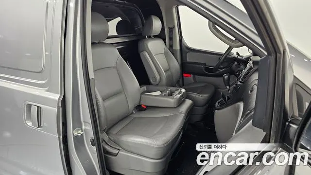 HYUNDAI GRAND STAREX 2017 — 105 327 км, серебристый, Корея — под ключ — фото 11
