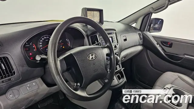 HYUNDAI GRAND STAREX 2017 — 105 327 км, серебристый, Корея — под ключ — фото 12