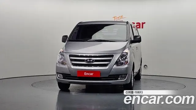 HYUNDAI GRAND STAREX 2017 — 105 327 км, серебристый, Корея — под ключ — фото 3