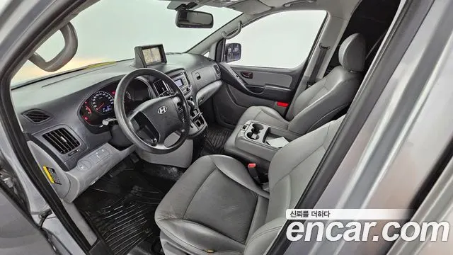 HYUNDAI GRAND STAREX 2017 — 105 327 км, серебристый, Корея — под ключ — фото 7