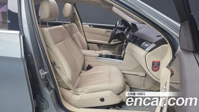 MERCEDES-BENZ E-CLASS W212 2015 — 202 225 км, серебристо-серый, Корея — под ключ — фото 11