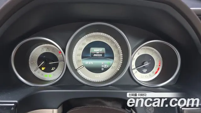 MERCEDES-BENZ E-CLASS W212 2015 — 202 225 км, серебристо-серый, Корея — под ключ — фото 8
