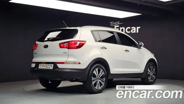 KIA SPORTAGE R 2013 — 180 393 км, белый, Корея — под ключ — фото 2