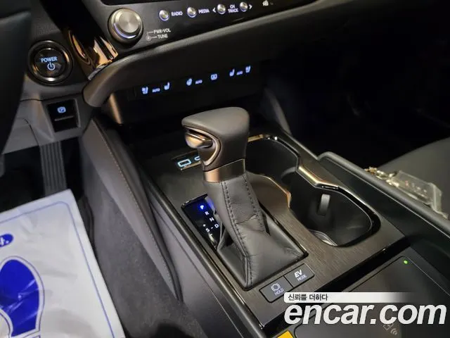 LEXUS ES300H 2026 — 7 565 км, светло-золотистый, Корея — под ключ — фото 9