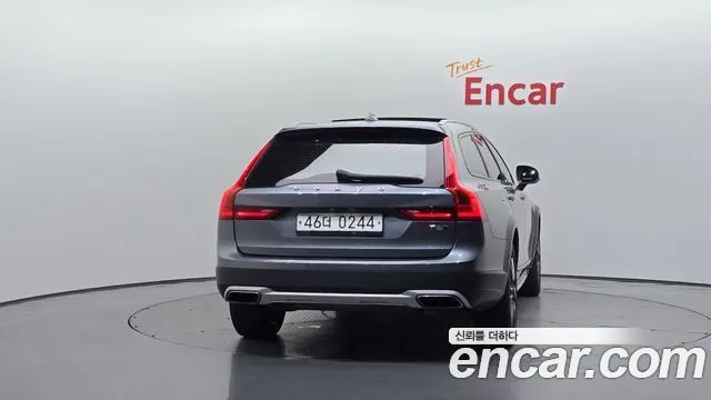 VOLVO V90 CROSS COUNTRY 2019 — 98 073 км, серый, Корея — под ключ — фото 4