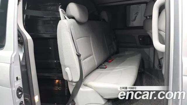 HYUNDAI GRAND STAREX 2019 — 17 672 км, серебристый, Корея — под ключ — фото 12