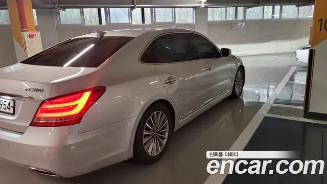 HYUNDAI EQUUS 2015 — 203 000 км, серебристо-серый, Корея — под ключ — фото 1