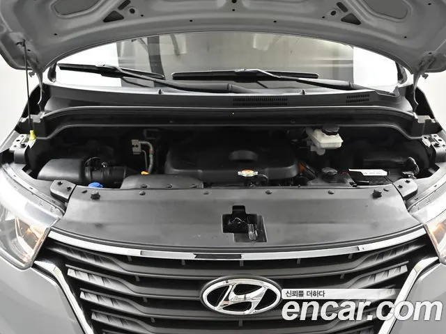 HYUNDAI GRAND STAREX 2019 — 94 895 км, серебристый, Корея — под ключ — фото 6