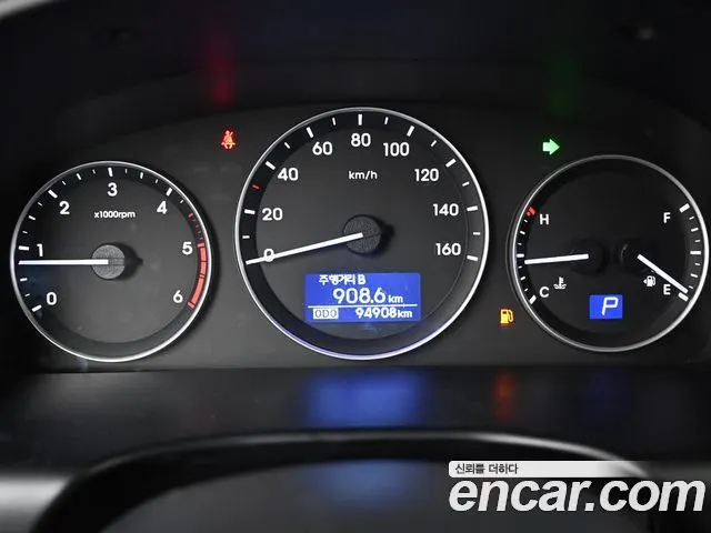 HYUNDAI GRAND STAREX 2019 — 94 895 км, серебристый, Корея — под ключ — фото 8