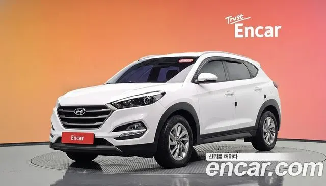 HYUNDAI TUCSON 2016 — 68 534 км, белый, Корея — под ключ — фото 2