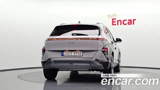 HYUNDAI KONA 2023 — 42 373 км, серебристо-серый, Корея — под ключ — фото 4
