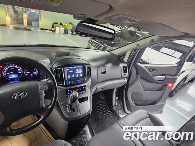 HYUNDAI GRAND STAREX 2020 — 152 473 км, серебристо-серый, Корея — под ключ — фото 7